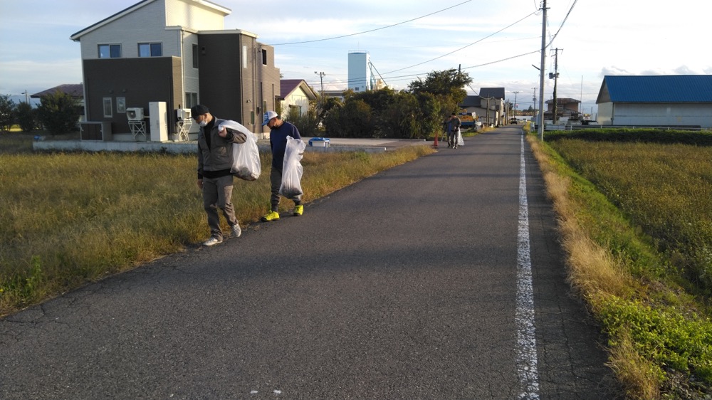 会社周辺の美化活動